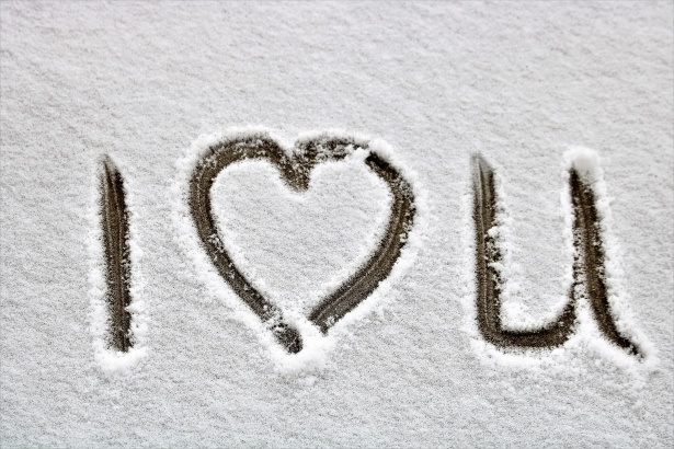 i-heart-u-written-in-snow