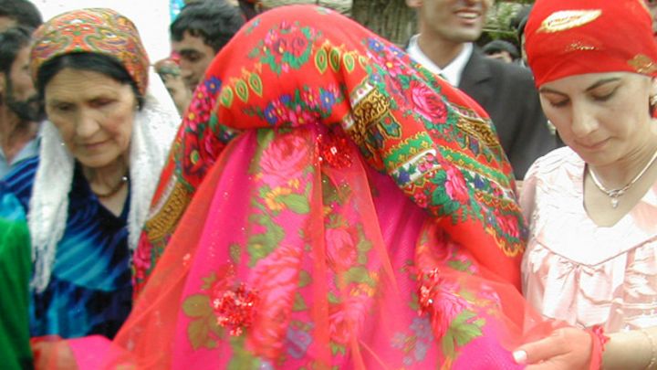 150813151252_tajik_wedding_640x360_bbc_nocredit