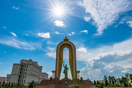 depositphotos_325074374-stock-photo-dushanbe-ismoil-somoni-statue-58