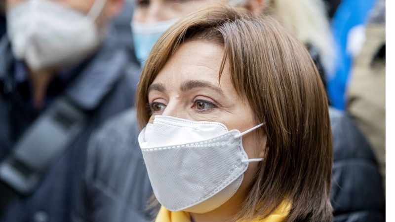 _115512789_hi064350975