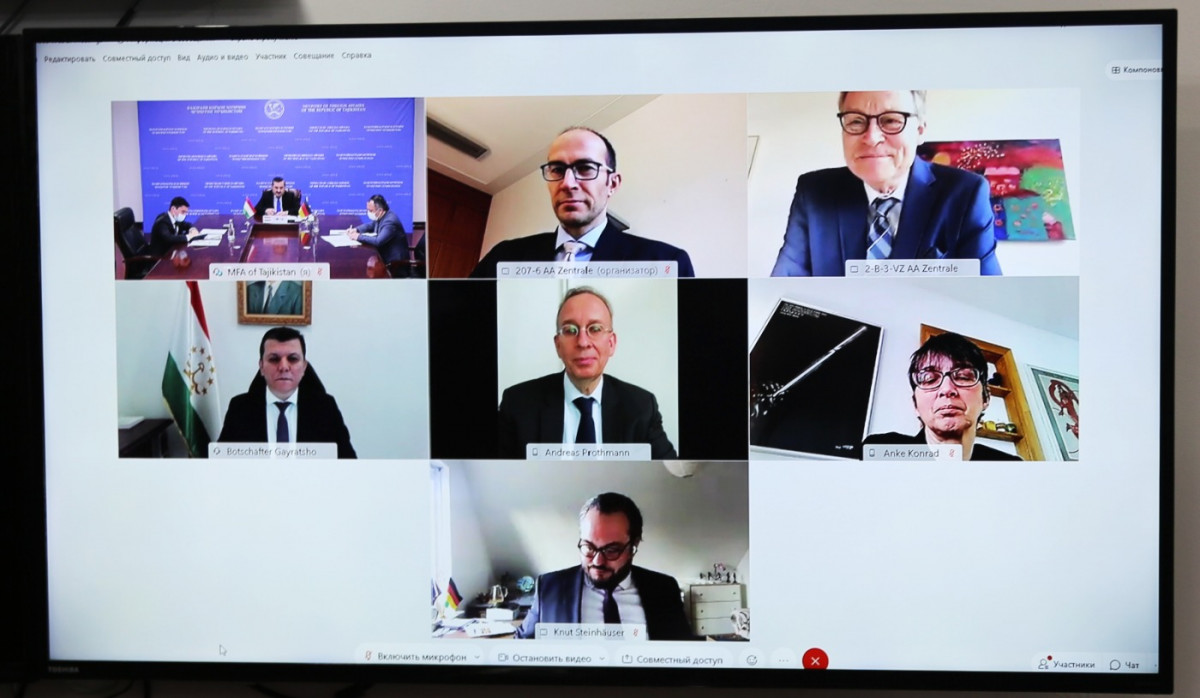 PS7A074208-012-20-18-57