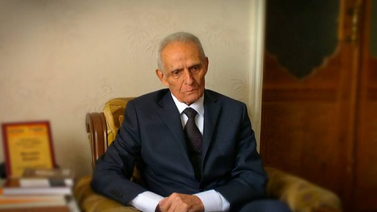 Муъмин Қаноат: сардамдори шеъри нав ва андешаи миллӣ дар адабиёти сурхи коммунистӣ