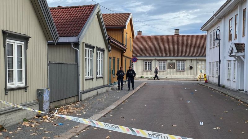 _121078941_hi071278918