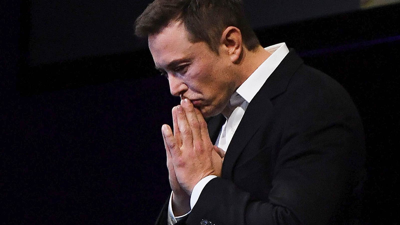 104763989-GettyImages-855370098-elon-musk_large