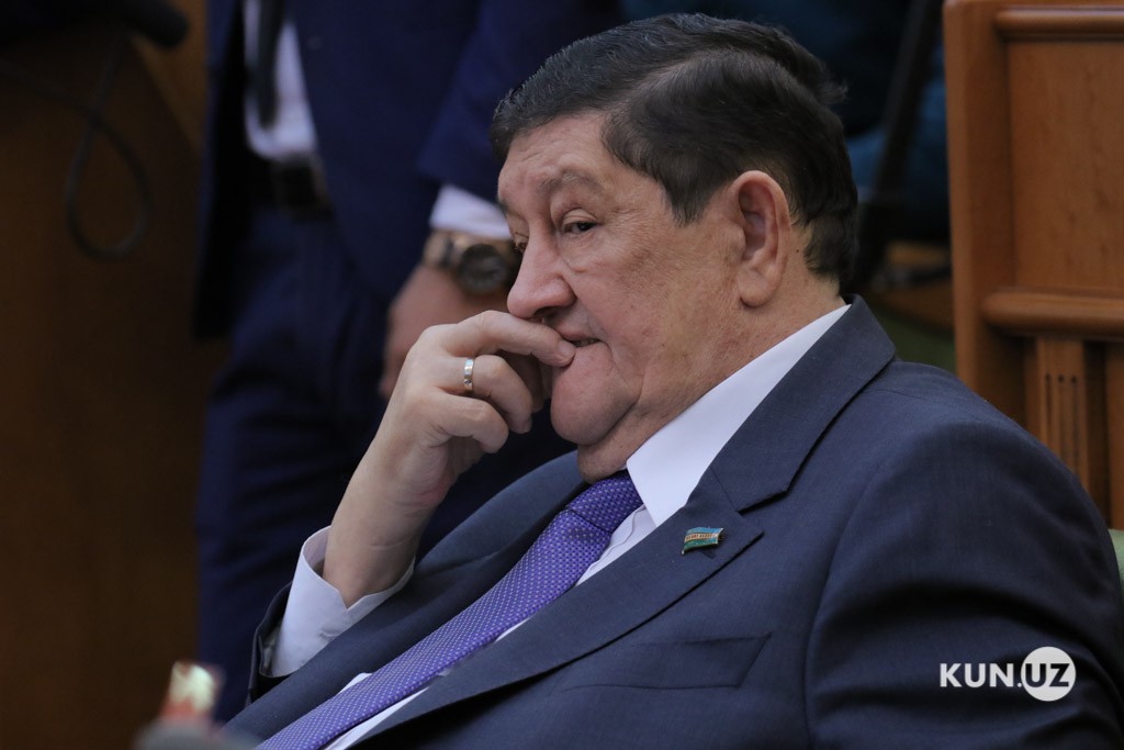 Ee8AtESnniAewy-CrHSB1wl0js-7qlTB