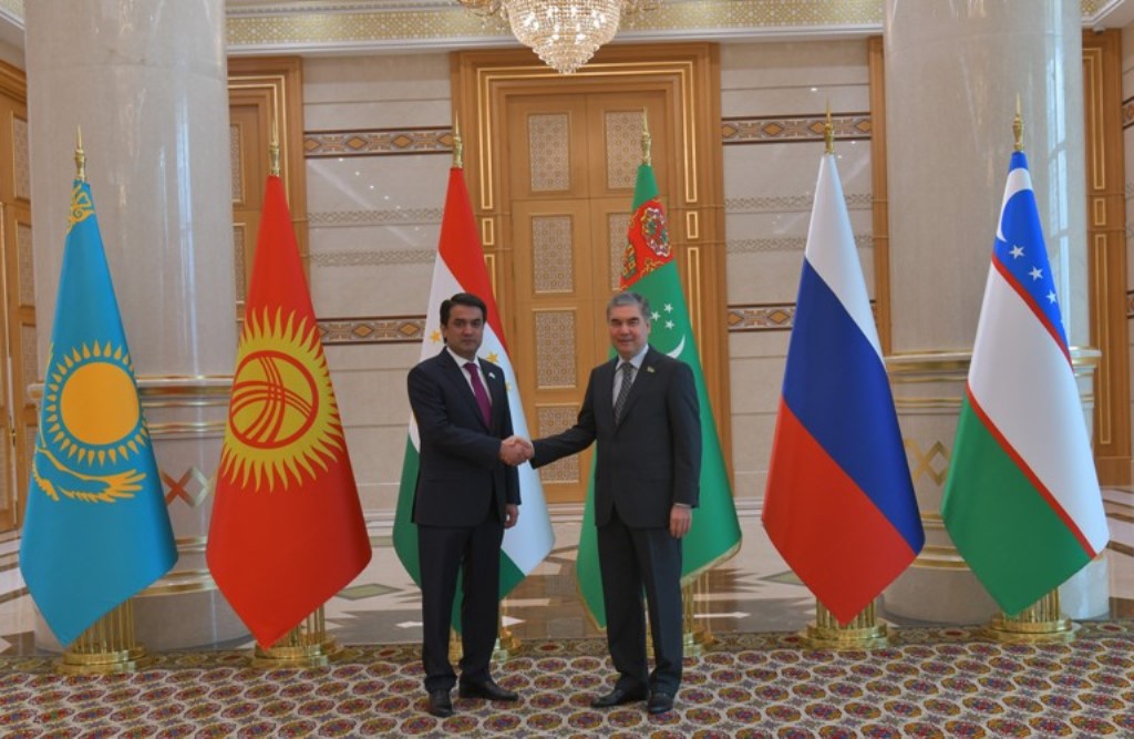 Raisi_Ma_lisi_millii_Ma_lisi_Olii_To_ikiston_Rustami_Emomal_bo_Raisi