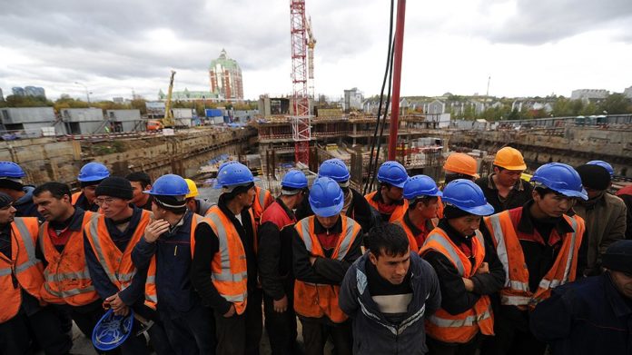 kem-ne-mogut-rabotat-migranty-696x391