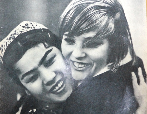 Aktrisy__Gavhar_Mirdzhumaeva_i_Svetlana_Svetlichnayadol