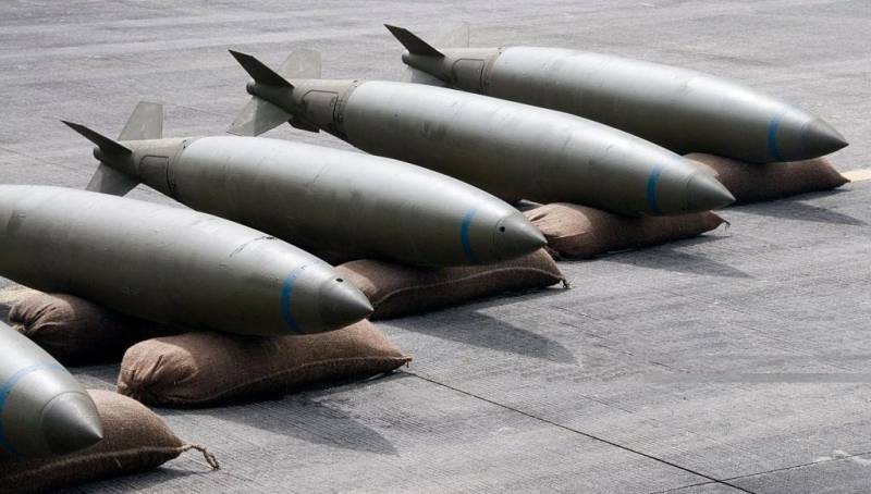 atom-bombs-e1573209348594