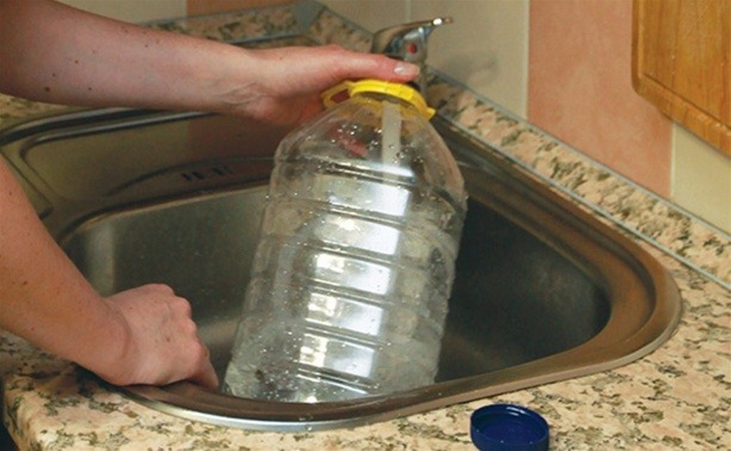 mozhgincev-prizvali-zapastis-holodnoi-vodoi-photo-big