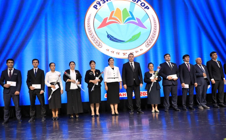 murabbiyonu-om-zgoroni-muassisa-oi-talimii-sha-ri-Dushanbe-1