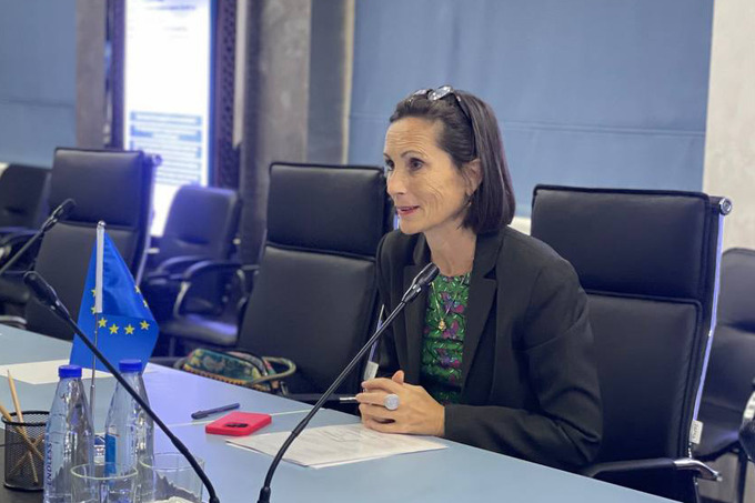 QNzHD916714400828338_b