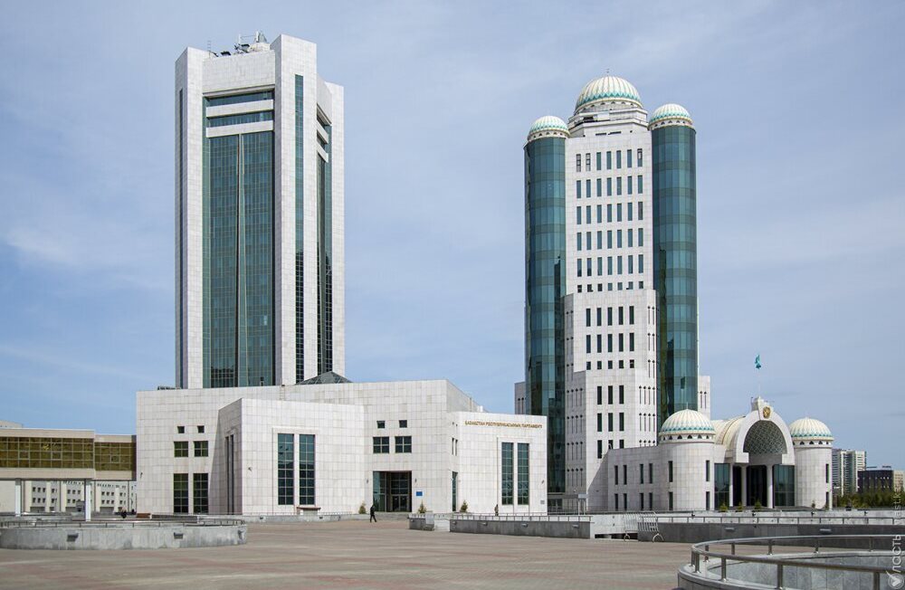 16736746963302o_1000x768