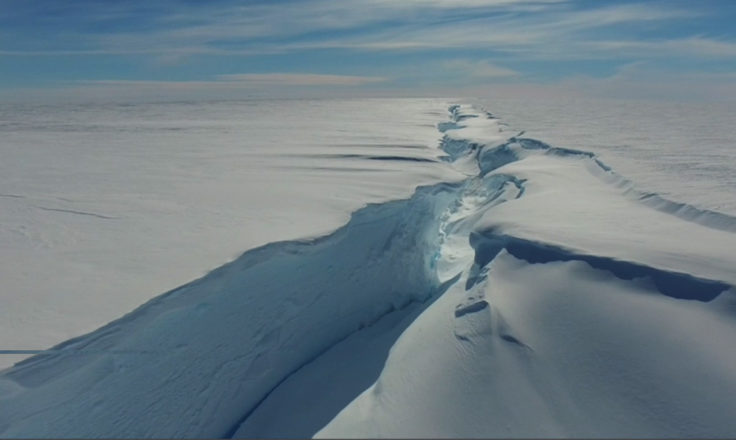 Brunt-Ice-Shelf-chasm-1-A-736x440
