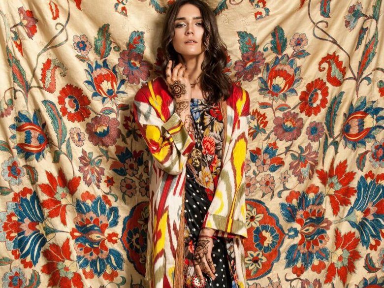 1615683391_17-p-uzbekskie-platya-iz-atlasa-obraz-17