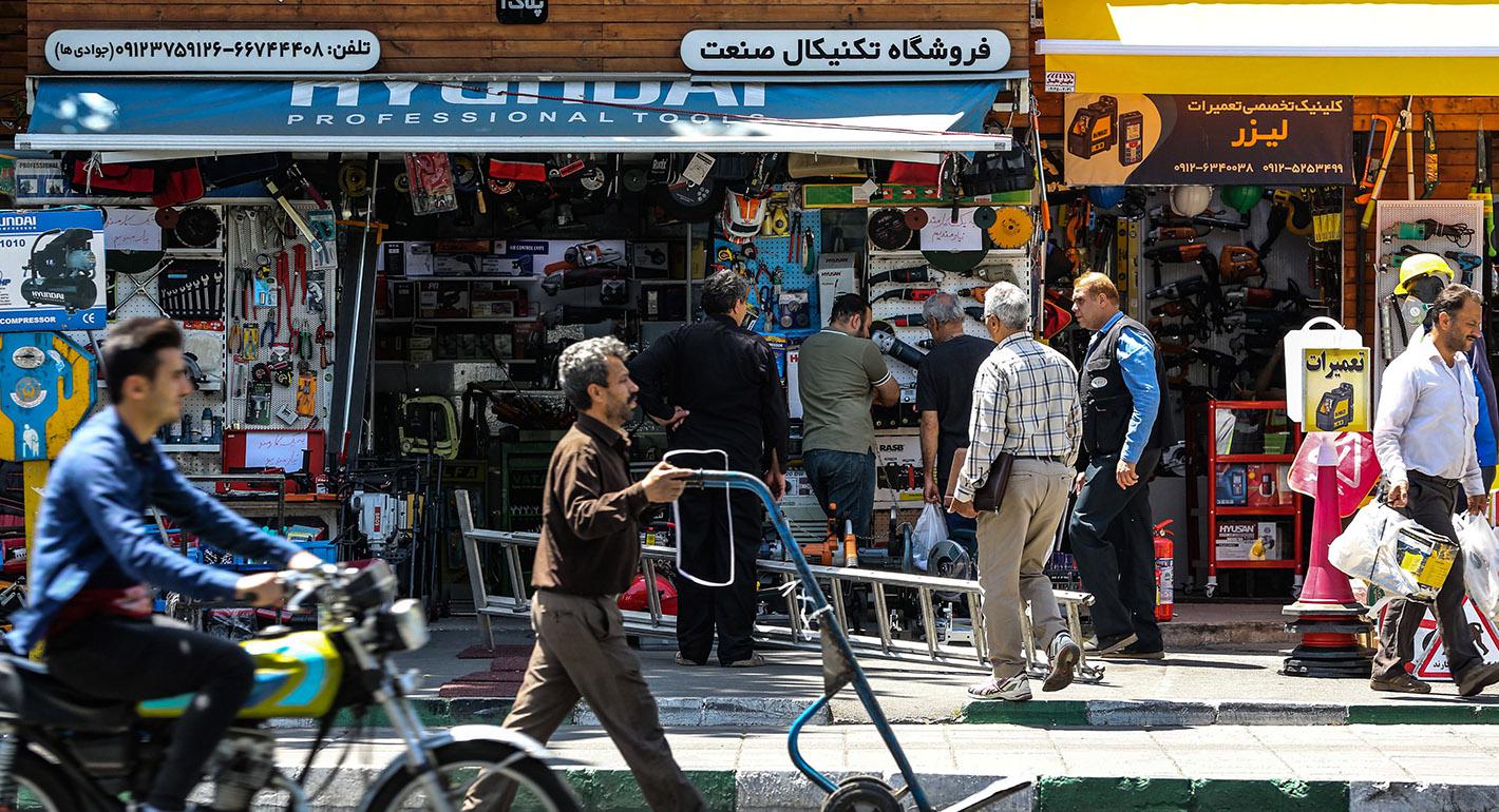 IranMoveCloserToR-1420