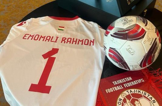 Futbolka-baroi-CHanobi-Oli