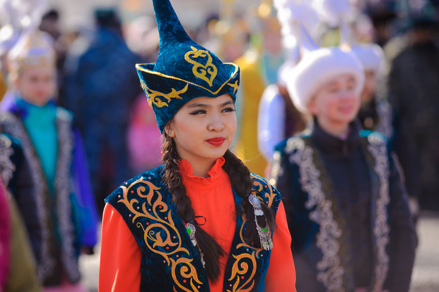 kazakh-national-dress3