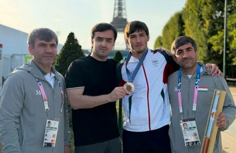 Махмадбековы и Исмоил Махмадзоир Махмадбековы и Исмоил Махмадзоир