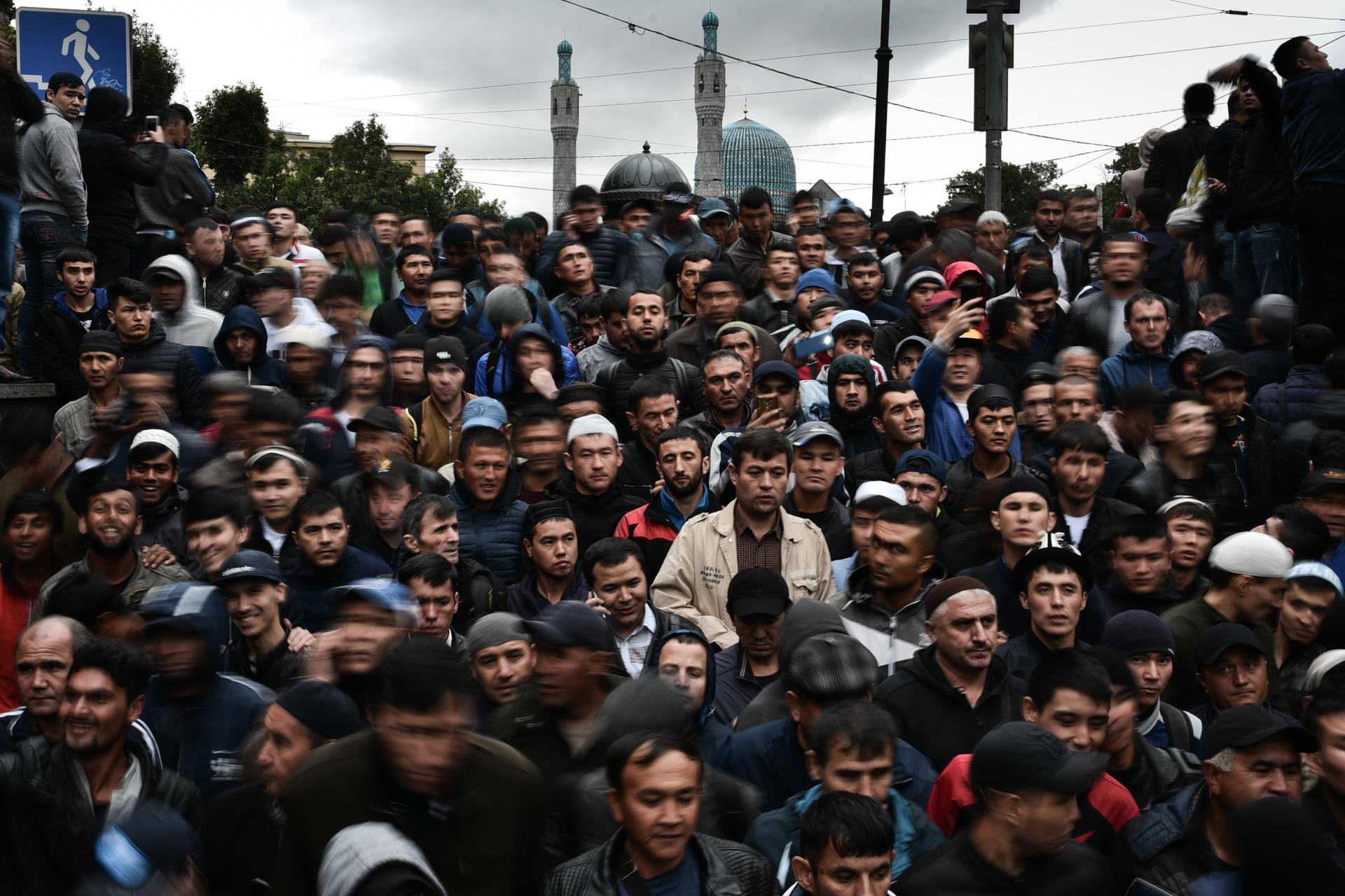 migranty-v-sankt-peterburge