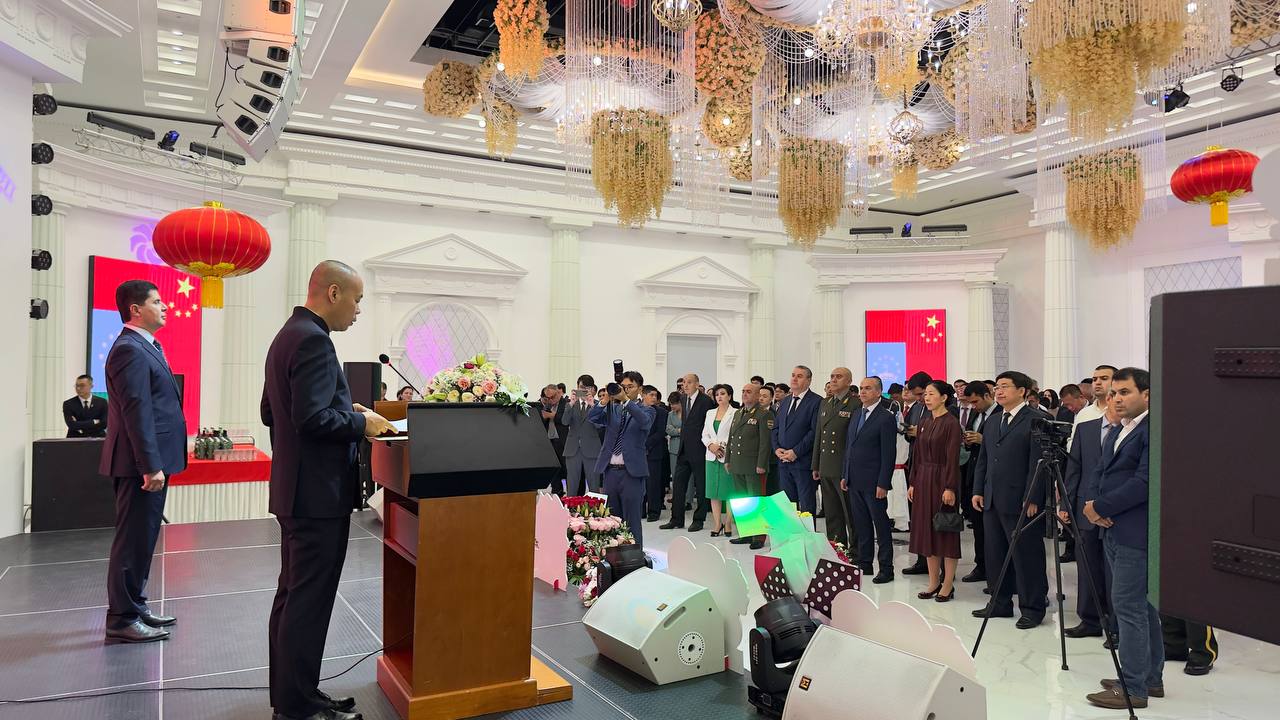 photo_5467636699912856249_y