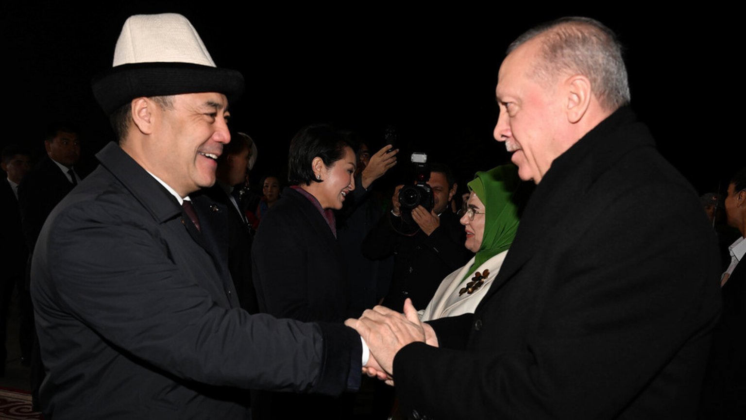 411730765849_l-1536x865