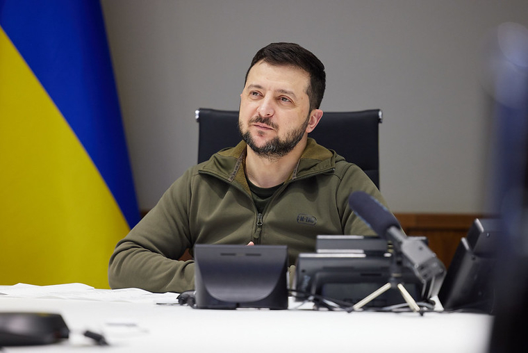 766687_Ofitsialyniy_sayt_prezidenta_Ukraini_stock_Moskva_vladimir_zelenskiy_stock_250x0_799