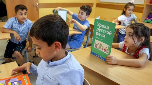 shkola-russkogo-yazyka-dlya-detej-migrantov-500x281