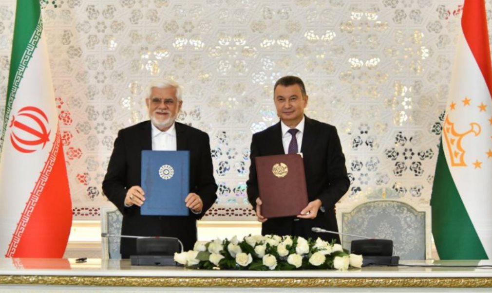 Bajni-um-urii-To-ikiston-va-um-urii-Islomii-Eron-sanad-oi-navi-amkor-ba-imzo-rasidand-6