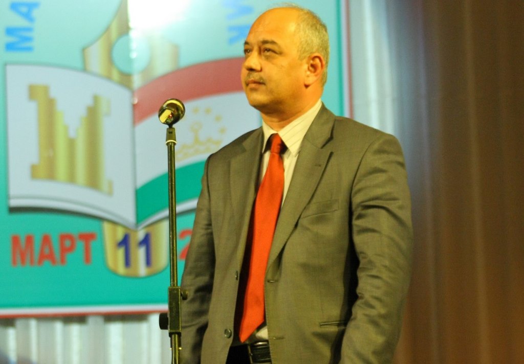 Акбар глав Акбар глав