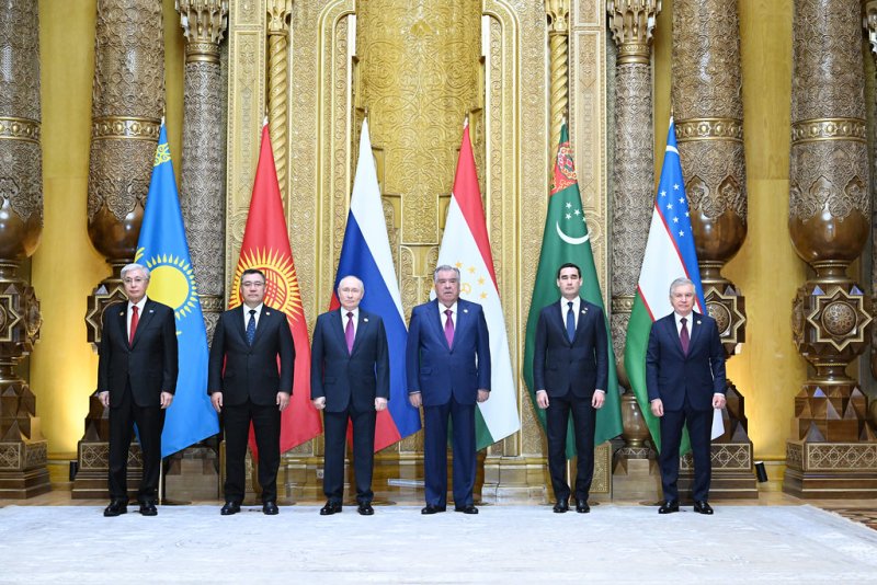Pod-predsedatelstvom-Prezidenta-Respubliki-Tadzhikistan-Emomali-Rahmona-sostoyalsya-Sammit-TSentralnaya-Aziya-Rossiya