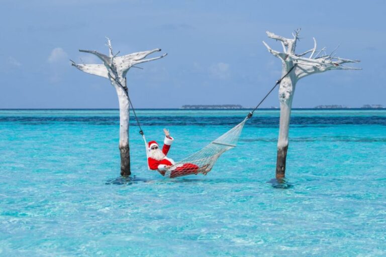 Новогодние направления для шоппинга и пляжного отдыха в 2025 году