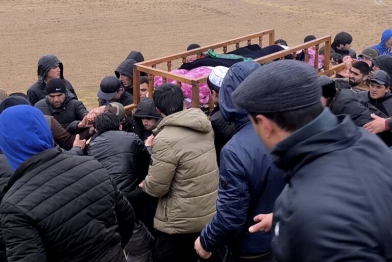 «Таджикские учащиеся должны быть защищены». Глава Минобрнауки Таджикистана отправил письмо российскому коллеге