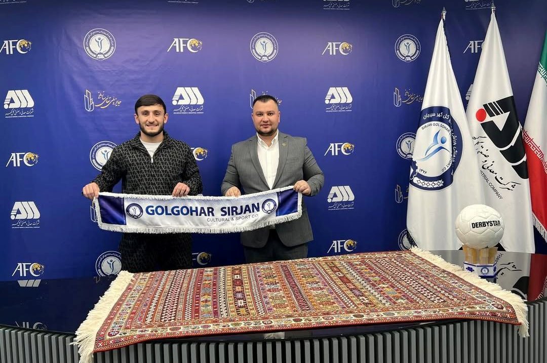 Камолов_остается_играть_в_иранском_клубе_в_новом_году