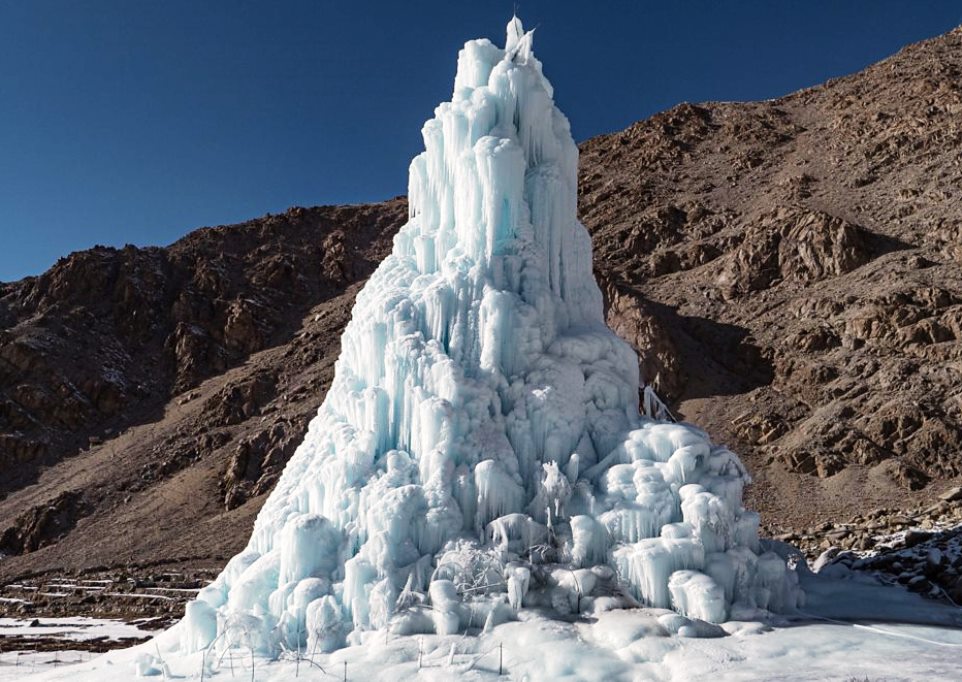 пирях асосӣ