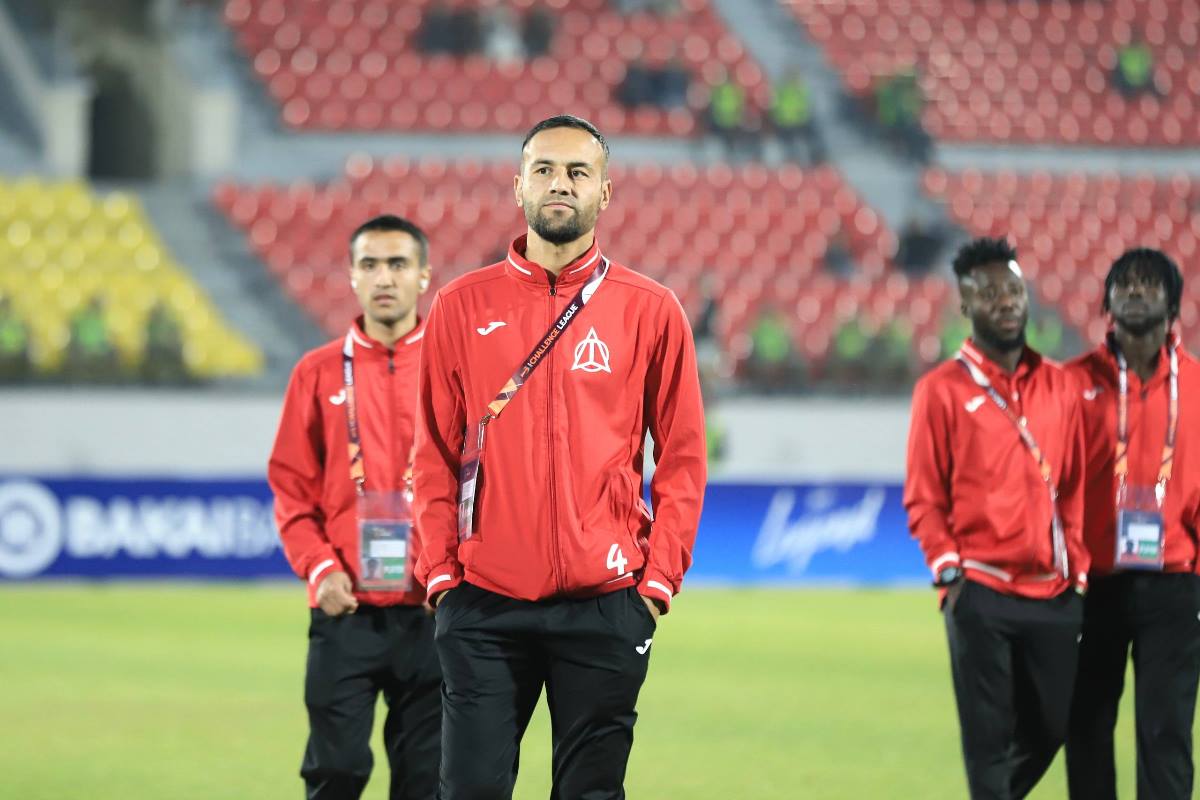 Бахтиер_Каландаров_на_переднем_плане