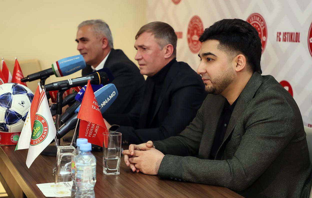 Левченко_новый_старый_тренер_клуба_в_центре