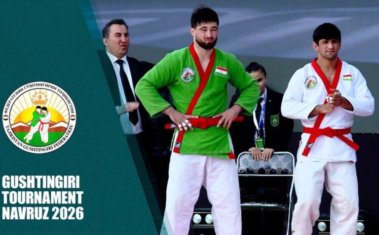 Навруз, борьба и автомобиль. Как пахлавон из Рогуна выиграл турнир по гуштингири в Душанбе