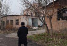 «Кроме президента нам уже никто не сможет помочь». Репортаж из комбината незрячих в Гиссаре