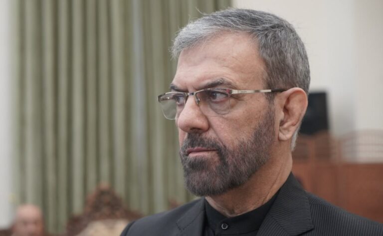 Сафири Эрон дар Душанбе: “То охир мубориза мебарем ва таслим нахоҳем шуд”