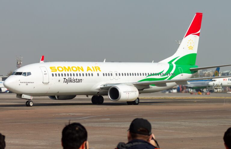 Власти Таджикистана поручили «Сомон Эйр» организовать чартерные рейсы для вывоза сограждан из стран Ближнего Востока