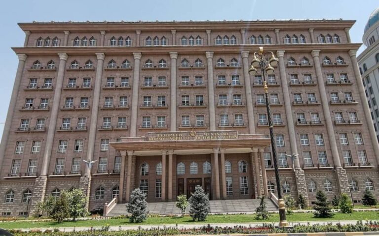 “Нигаронии амиқ”-и Тоҷикистон аз “ташаннуҷи бесобиқаи вазъ дар Ховари Миёна”