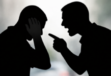 Ду ҳолати “гӯшгазӣ” дар Душанбе. Як мард ва ду духтар боздошт шудаанд