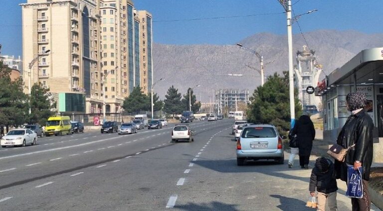 Эмомалӣ Раҳмон ба Суғд меравад. Кадом роҳҳои мошингарди вилоят се рӯз баста мешаванд?