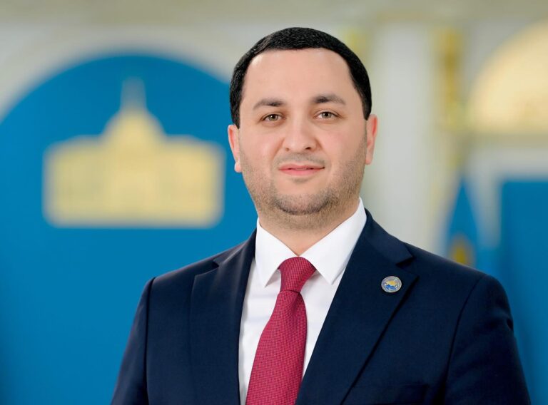 Роҳбари Маркази тоҷикони Қазоқистон: Ҳамватанони мо   маҳз тавассути “Азия-Плюс” маълумоти зарурӣ ва боэътимодро дар бораи Тоҷикистон мегиранд