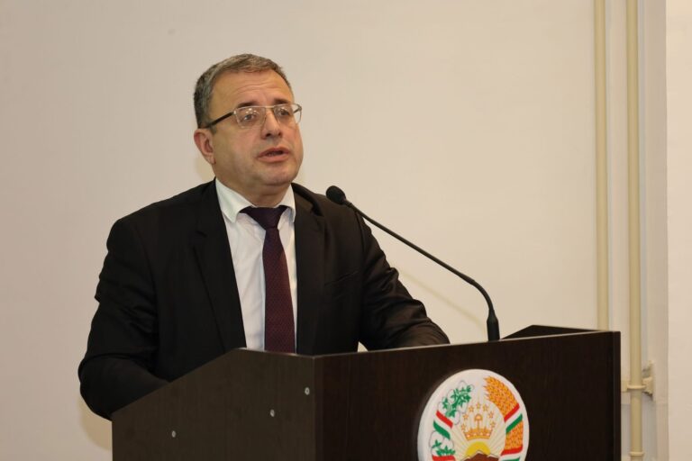 Раиси Иттифоқи рӯзноманигорони Тоҷикистон: “Азия-Плюс” – оинаи шаффофи зиндагии мардум