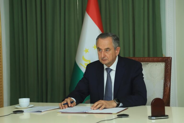 Нигаронии Давлаталӣ Саид аз тақсими замин дар Хатлон