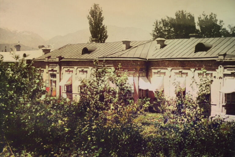 Когда Душанбе лечил всю Восточную Бухару: история первой больницы города