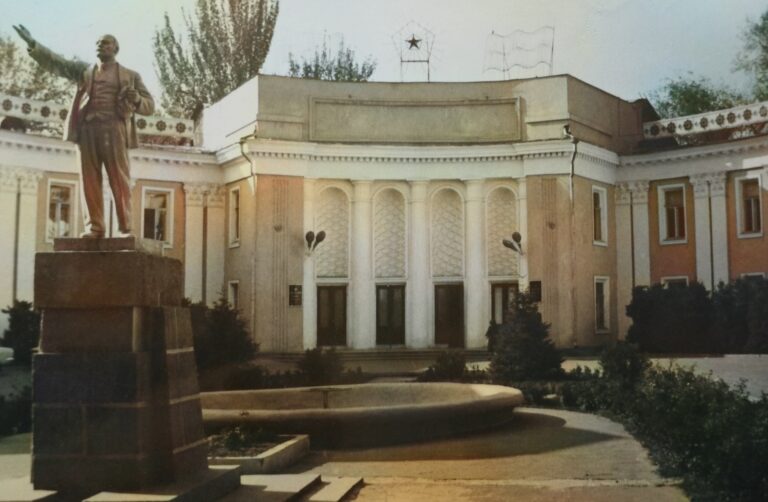 Шапкин, Дзержинский и Путовский: Какие памятники исчезли с улиц Душанбе