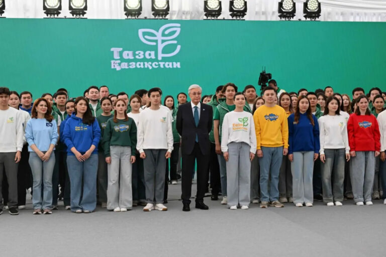 «Без хайпа и жестокости». Президент Казахстана высказался о законе об эвтаназии животных